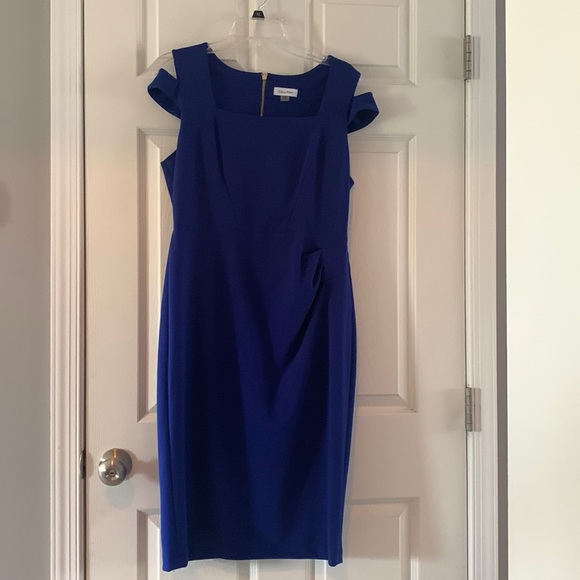 victoria beckham blue dress Midi - 42 IT Scoop Neck Pink And Black Floral Size:Child Small out at the front